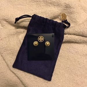 Evie Pearl Stud Earring